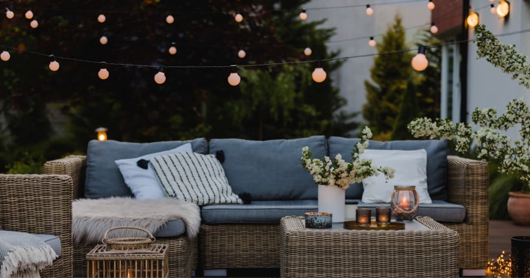 outdoor living  furniture 