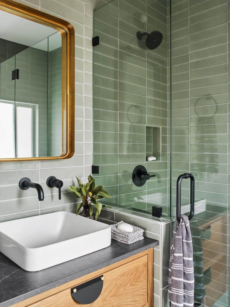 small bathroom_multifunctional